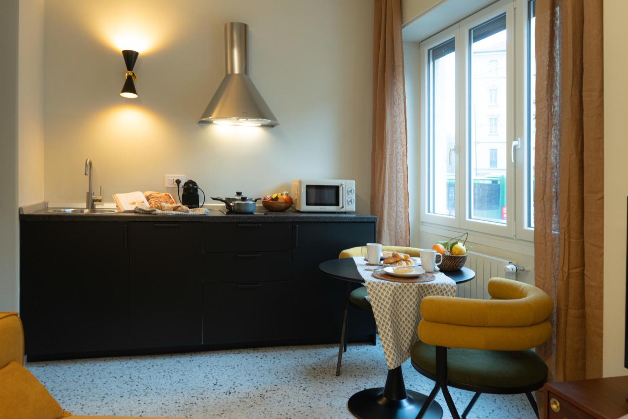 Vassily Deluxe Metro M1 Rembrandt 45 Apartment Milan